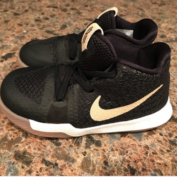 Nike Kyrie 3 - Picture 2 of 6